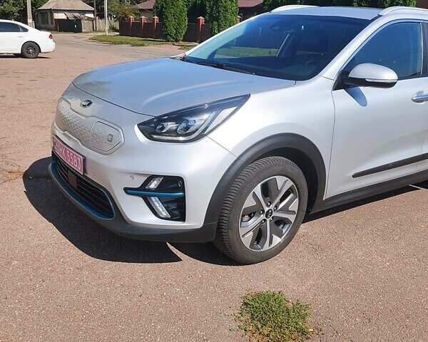 Серый Киа Niro, объемом двигателя 0 л и пробегом 74 тыс. км за 17800 $, фото 13 на Automoto.ua