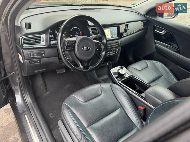 Серый Киа Niro, объемом двигателя 0 л и пробегом 148 тыс. км за 16950 $, фото 33 на Automoto.ua