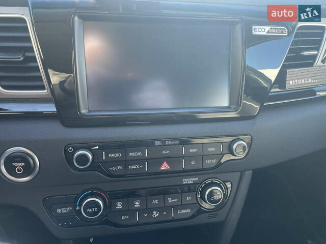 Киа Niro 2019 в Львове на Automoto.ua Серый Киа Niro, объемом двигателя 0 л и пробегом 89 тыс. км за 21300 $, фото 12 на Automoto.ua