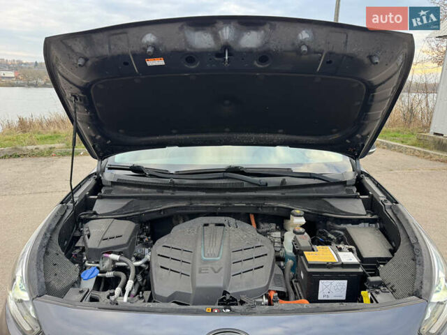 Сірий Кіа Niro, об'ємом двигуна 0 л та пробігом 101 тис. км за 16800 $, фото 19 на Automoto.ua