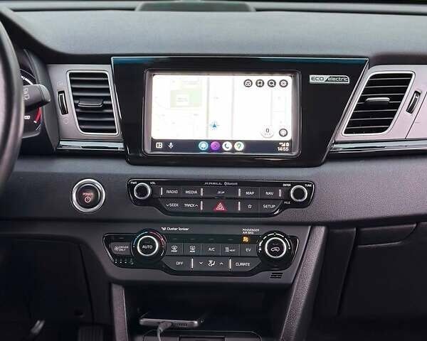 Серый Киа Niro, объемом двигателя 0 л и пробегом 27 тыс. км за 24444 $, фото 56 на Automoto.ua