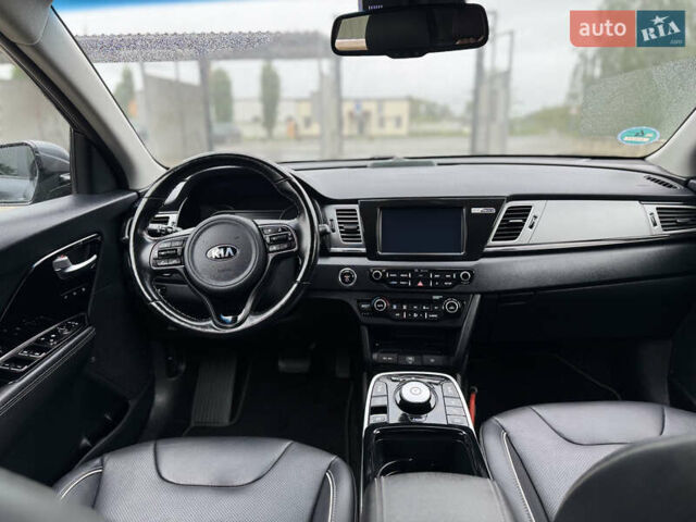 Серый Киа Niro, объемом двигателя 0 л и пробегом 119 тыс. км за 18482 $, фото 6 на Automoto.ua