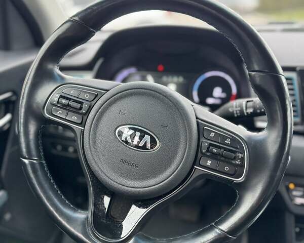 Серый Киа Niro, объемом двигателя 0 л и пробегом 143 тыс. км за 19100 $, фото 12 на Automoto.ua