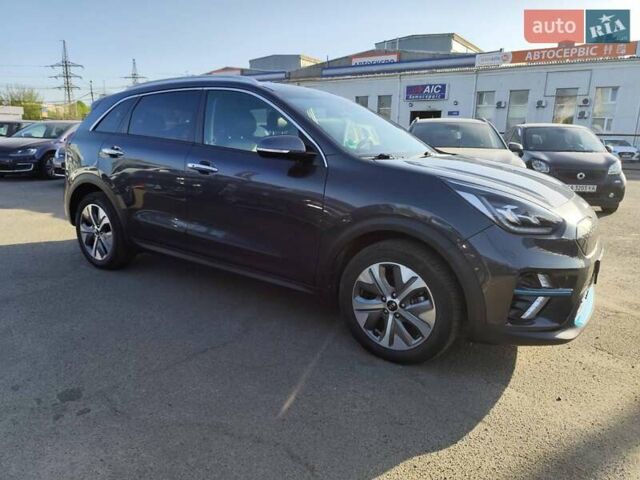 Серый Киа Niro, объемом двигателя 0 л и пробегом 129 тыс. км за 18555 $, фото 2 на Automoto.ua