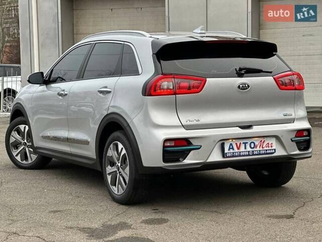 Киа Niro 2019 в Кривом Роге на Automoto.ua Серый Киа Niro, объемом двигателя 0 л и пробегом 27 тыс. км за 24000 $, фото 5 на Automoto.ua