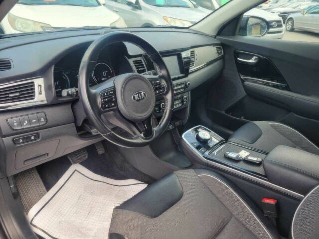 Сірий Кіа Niro, об'ємом двигуна 0 л та пробігом 32 тис. км за 7000 $, фото 6 на Automoto.ua