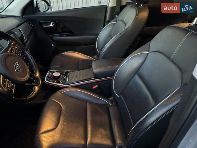 Серый Киа Niro, объемом двигателя 0 л и пробегом 157 тыс. км за 17900 $, фото 34 на Automoto.ua