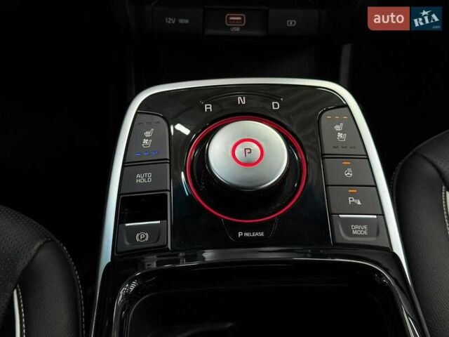 Сірий Кіа Niro, об'ємом двигуна 0 л та пробігом 93 тис. км за 18737 $, фото 20 на Automoto.ua