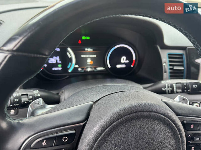 Серый Киа Niro, объемом двигателя 0 л и пробегом 148 тыс. км за 16950 $, фото 37 на Automoto.ua
