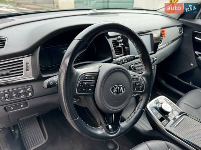 Киа Niro 2019 в Дрогобыче на Automoto.ua Серый Киа Niro, объемом двигателя 0 л и пробегом 139 тыс. км за 17777 $, фото 15 на Automoto.ua