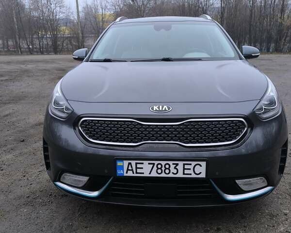 Сірий Кіа Niro, об'ємом двигуна 1.58 л та пробігом 80 тис. км за 21000 $, фото 1 на Automoto.ua