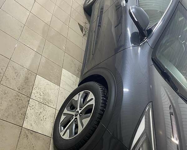 Серый Киа Niro, объемом двигателя 0 л и пробегом 150 тыс. км за 22000 $, фото 4 на Automoto.ua