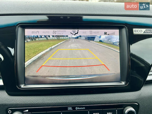 Серый Киа Niro, объемом двигателя 0 л и пробегом 70 тыс. км за 19350 $, фото 38 на Automoto.ua