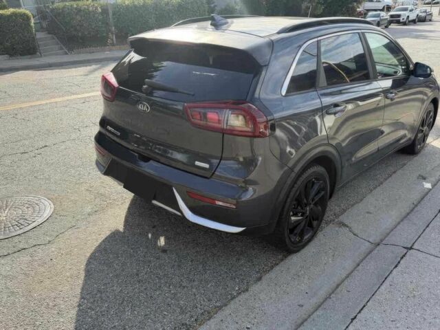 Серый Киа Niro, объемом двигателя 1.6 л и пробегом 33 тыс. км за 7800 $, фото 5 на Automoto.ua