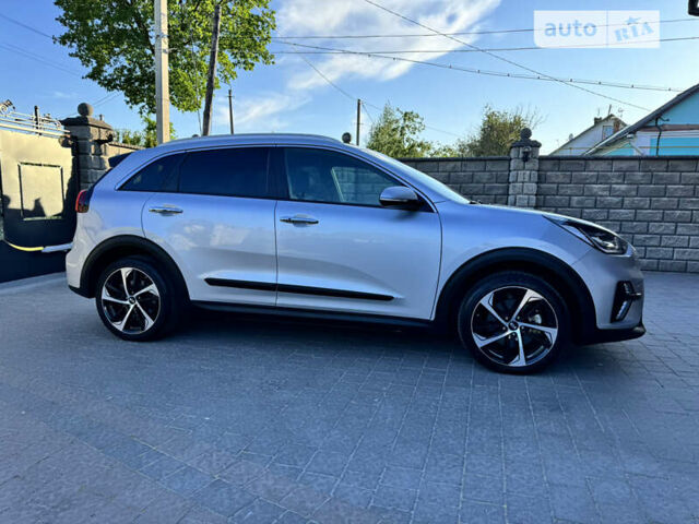 Сірий Кіа Niro, об'ємом двигуна 0 л та пробігом 136 тис. км за 18499 $, фото 39 на Automoto.ua