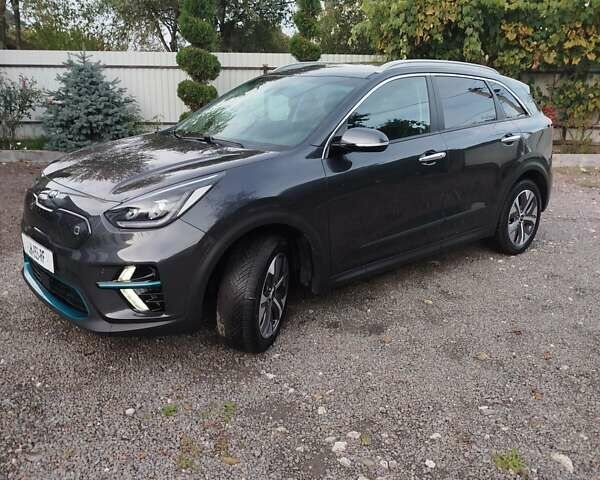 Сірий Кіа Niro, об'ємом двигуна 0 л та пробігом 92 тис. км за 19800 $, фото 16 на Automoto.ua