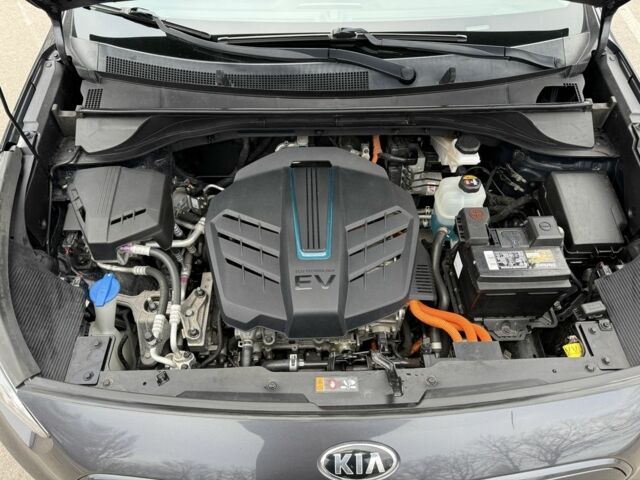 Серый Киа Niro, объемом двигателя 0 л и пробегом 67 тыс. км за 16800 $, фото 18 на Automoto.ua