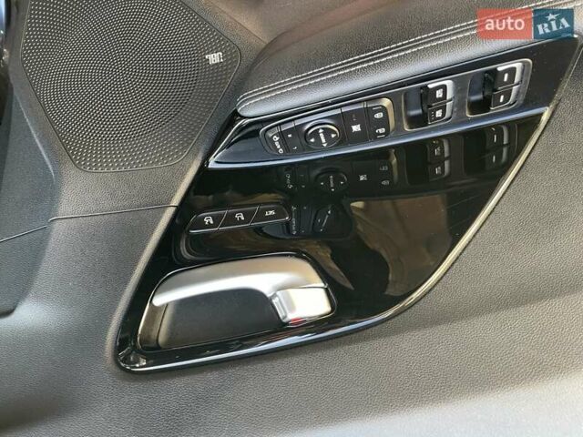 Серый Киа Niro, объемом двигателя 0 л и пробегом 84 тыс. км за 17960 $, фото 19 на Automoto.ua