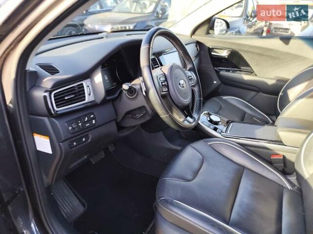 Серый Киа Niro, объемом двигателя 0 л и пробегом 129 тыс. км за 18555 $, фото 29 на Automoto.ua