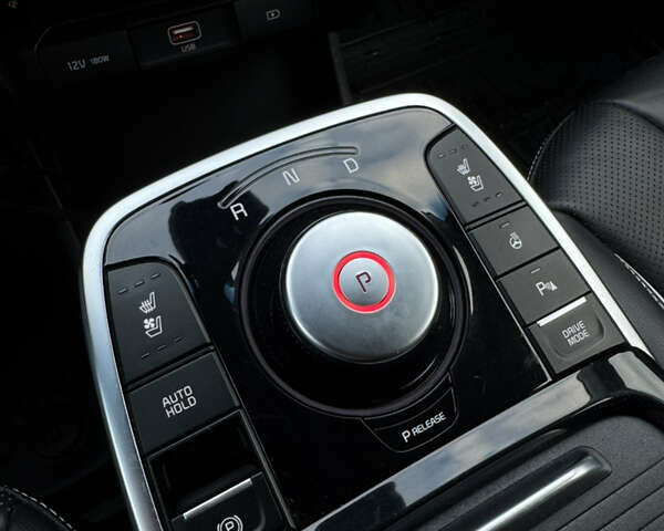 Сірий Кіа Niro, об'ємом двигуна 0 л та пробігом 101 тис. км за 16800 $, фото 22 на Automoto.ua