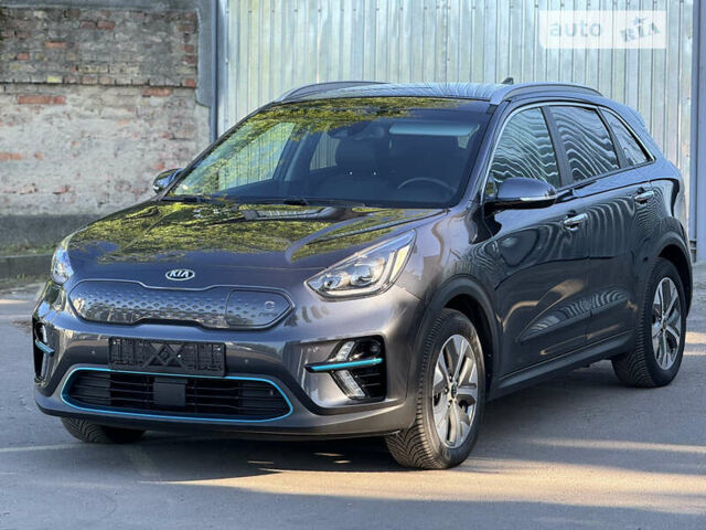 Сірий Кіа Niro, об'ємом двигуна 0 л та пробігом 105 тис. км за 18999 $, фото 3 на Automoto.ua