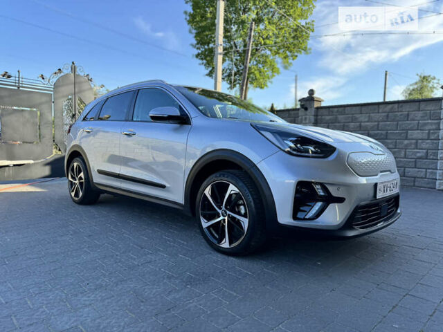 Сірий Кіа Niro, об'ємом двигуна 0 л та пробігом 136 тис. км за 18499 $, фото 16 на Automoto.ua