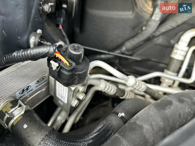 Серый Киа Niro, объемом двигателя 0 л и пробегом 157 тыс. км за 16999 $, фото 27 на Automoto.ua