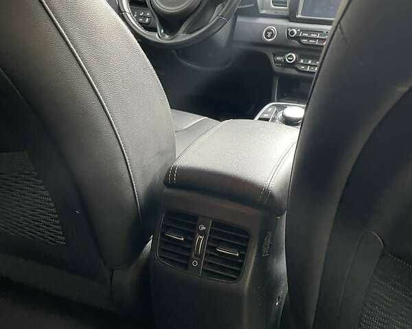 Серый Киа Niro, объемом двигателя 0 л и пробегом 129 тыс. км за 14999 $, фото 15 на Automoto.ua