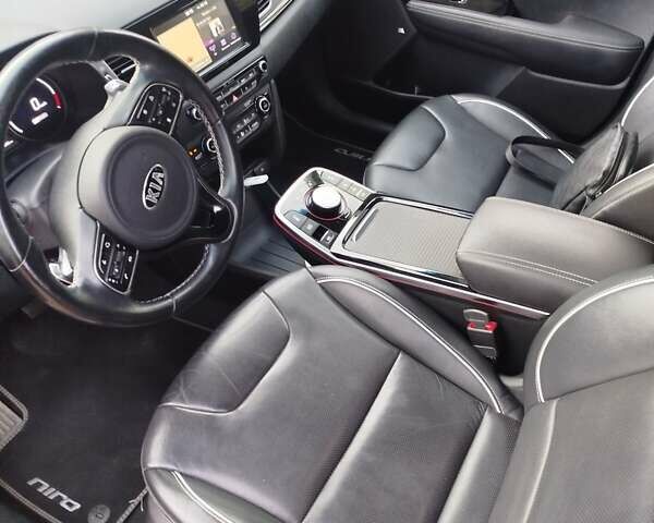 Сірий Кіа Niro, об'ємом двигуна 0 л та пробігом 92 тис. км за 19800 $, фото 17 на Automoto.ua