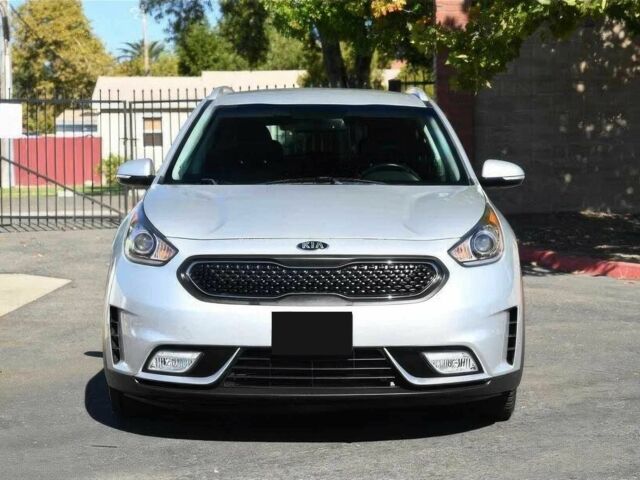 Сірий Кіа Niro, об'ємом двигуна 1.6 л та пробігом 38 тис. км за 4100 $, фото 1 на Automoto.ua