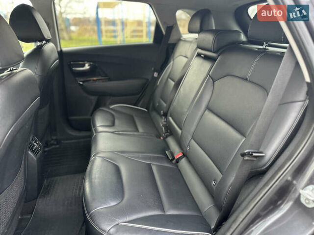 Серый Киа Niro, объемом двигателя 0 л и пробегом 157 тыс. км за 16999 $, фото 39 на Automoto.ua