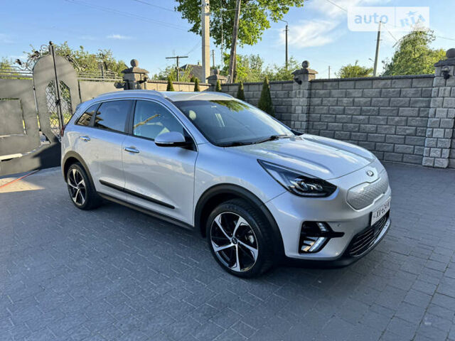 Серый Киа Niro, объемом двигателя 0 л и пробегом 136 тыс. км за 18499 $, фото 13 на Automoto.ua