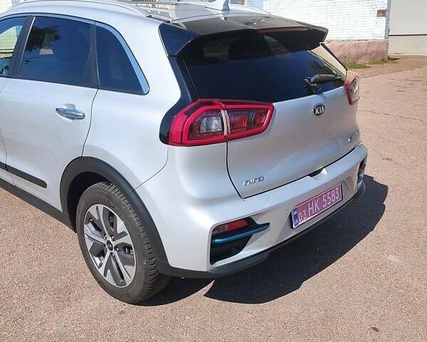 Серый Киа Niro, объемом двигателя 0 л и пробегом 74 тыс. км за 17800 $, фото 6 на Automoto.ua