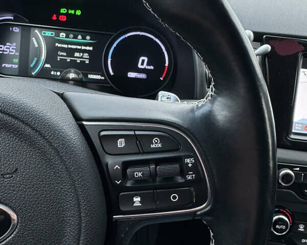 Сірий Кіа Niro, об'ємом двигуна 0 л та пробігом 101 тис. км за 16800 $, фото 24 на Automoto.ua