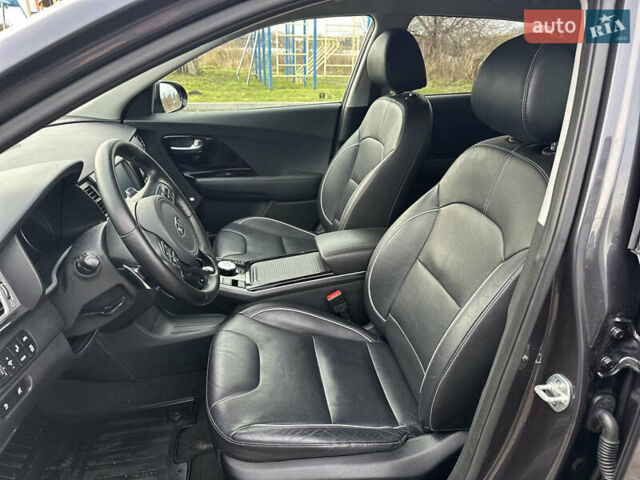 Серый Киа Niro, объемом двигателя 0 л и пробегом 157 тыс. км за 16999 $, фото 35 на Automoto.ua
