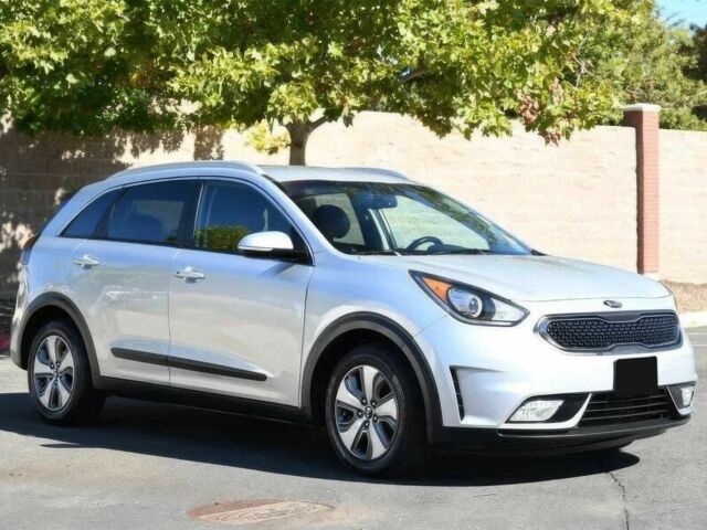 Сірий Кіа Niro, об'ємом двигуна 1.6 л та пробігом 38 тис. км за 4100 $, фото 2 на Automoto.ua