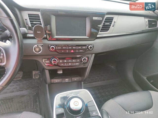 Киа Niro 2019 в Трускавце на Automoto.ua Серый Киа Niro, объемом двигателя 0 л и пробегом 119 тыс. км за 16300 $, фото 7 на Automoto.ua