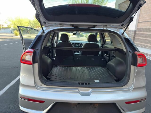 Киа Niro 2019 в Одессе на Automoto.ua Серый Киа Niro, объемом двигателя 1.6 л и пробегом 45 тыс. км за 13000 $, фото 12 на Automoto.ua