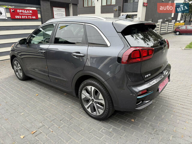 Сірий Кіа Niro, об'ємом двигуна 0 л та пробігом 65 тис. км за 16700 $, фото 3 на Automoto.ua