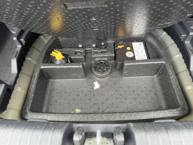 Серый Киа Niro, объемом двигателя 0 л и пробегом 67 тыс. км за 16800 $, фото 16 на Automoto.ua