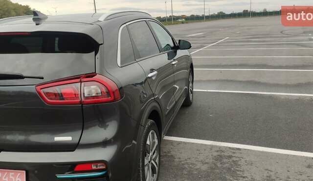 Киа Niro 2019 в Днепре (Днепропетровске) на Automoto.ua Серый Киа Niro, объемом двигателя 0 л и пробегом 149 тыс. км за 17800 $, фото 6 на Automoto.ua