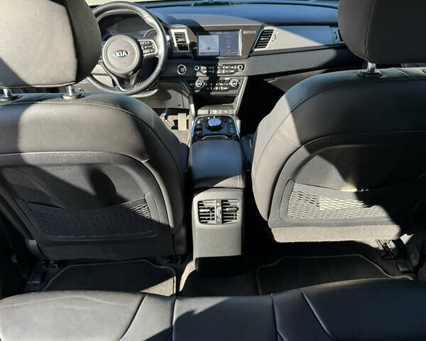Киа Niro 2019 в Волочиске на Automoto.ua Серый Киа Niro, объемом двигателя 0 л и пробегом 156 тыс. км за 18000 $, фото 13 на Automoto.ua