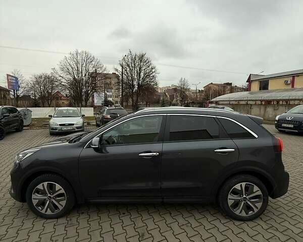 Серый Киа Niro, объемом двигателя 0 л и пробегом 110 тыс. км за 18250 $, фото 11 на Automoto.ua