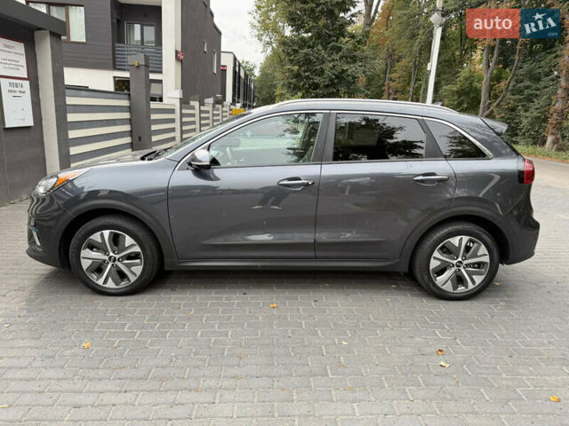Сірий Кіа Niro, об'ємом двигуна 0 л та пробігом 65 тис. км за 16700 $, фото 2 на Automoto.ua