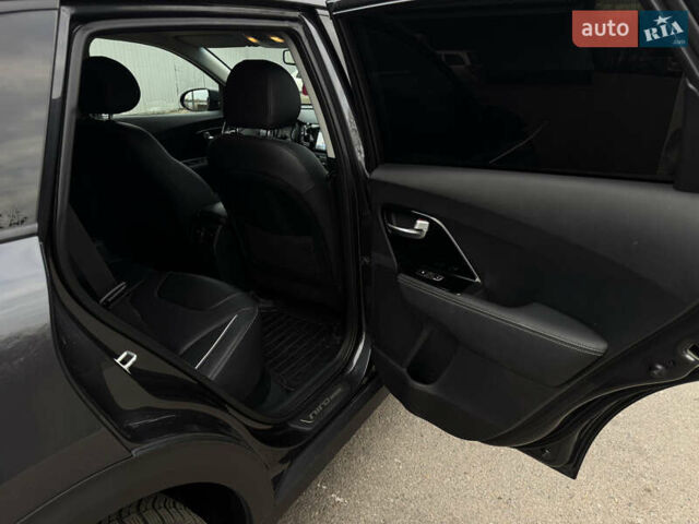 Сірий Кіа Niro, об'ємом двигуна 0 л та пробігом 101 тис. км за 16800 $, фото 13 на Automoto.ua