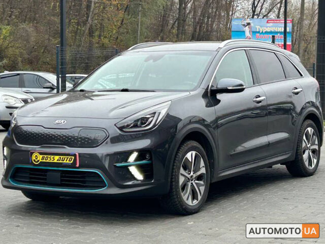 Серый Киа Niro, объемом двигателя 64 л и пробегом 115 тыс. км за 19900 $, фото 2 на Automoto.ua