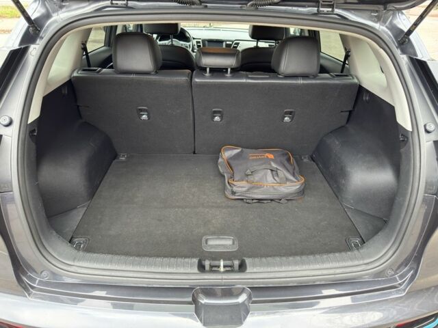 Серый Киа Niro, объемом двигателя 0 л и пробегом 67 тыс. км за 16800 $, фото 15 на Automoto.ua