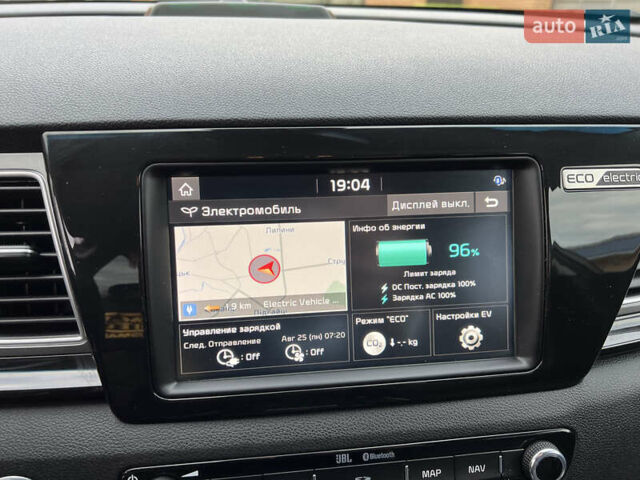 Серый Киа Niro, объемом двигателя 0 л и пробегом 116 тыс. км за 17990 $, фото 37 на Automoto.ua