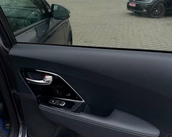 Серый Киа Niro, объемом двигателя 0 л и пробегом 110 тыс. км за 18250 $, фото 21 на Automoto.ua