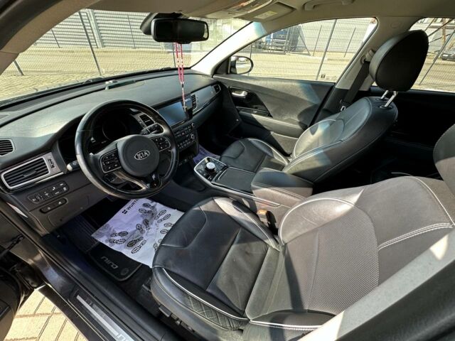 Серый Киа Niro, объемом двигателя 0 л и пробегом 151 тыс. км за 16750 $, фото 15 на Automoto.ua